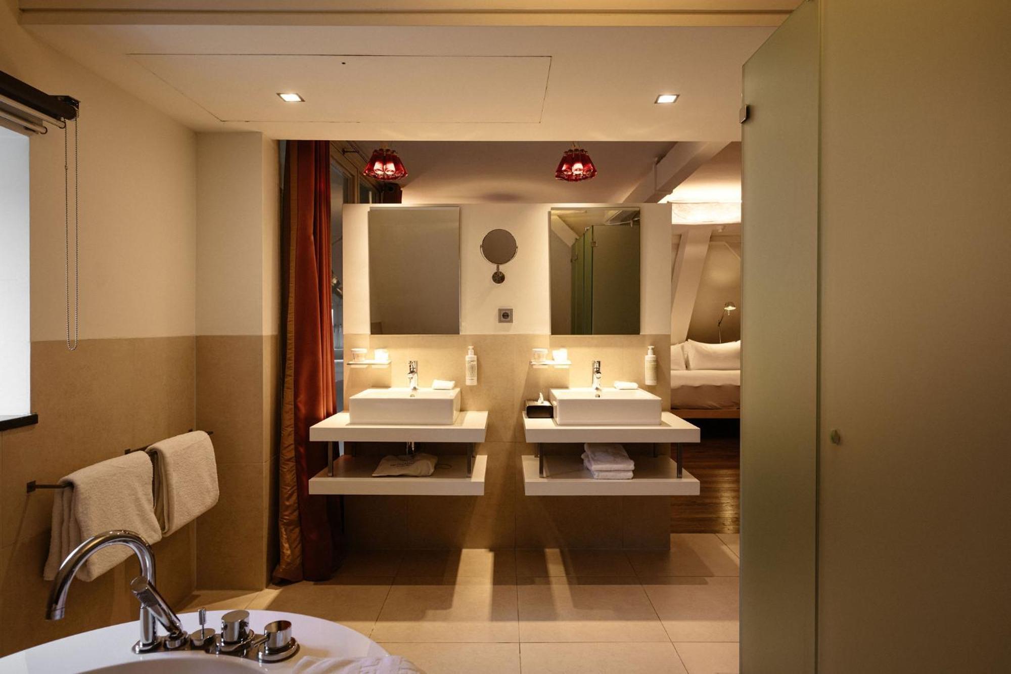 فندق كرايشرهوتل ماستريخت ماسترخت المظهر الخارجي الصورة Bathroom