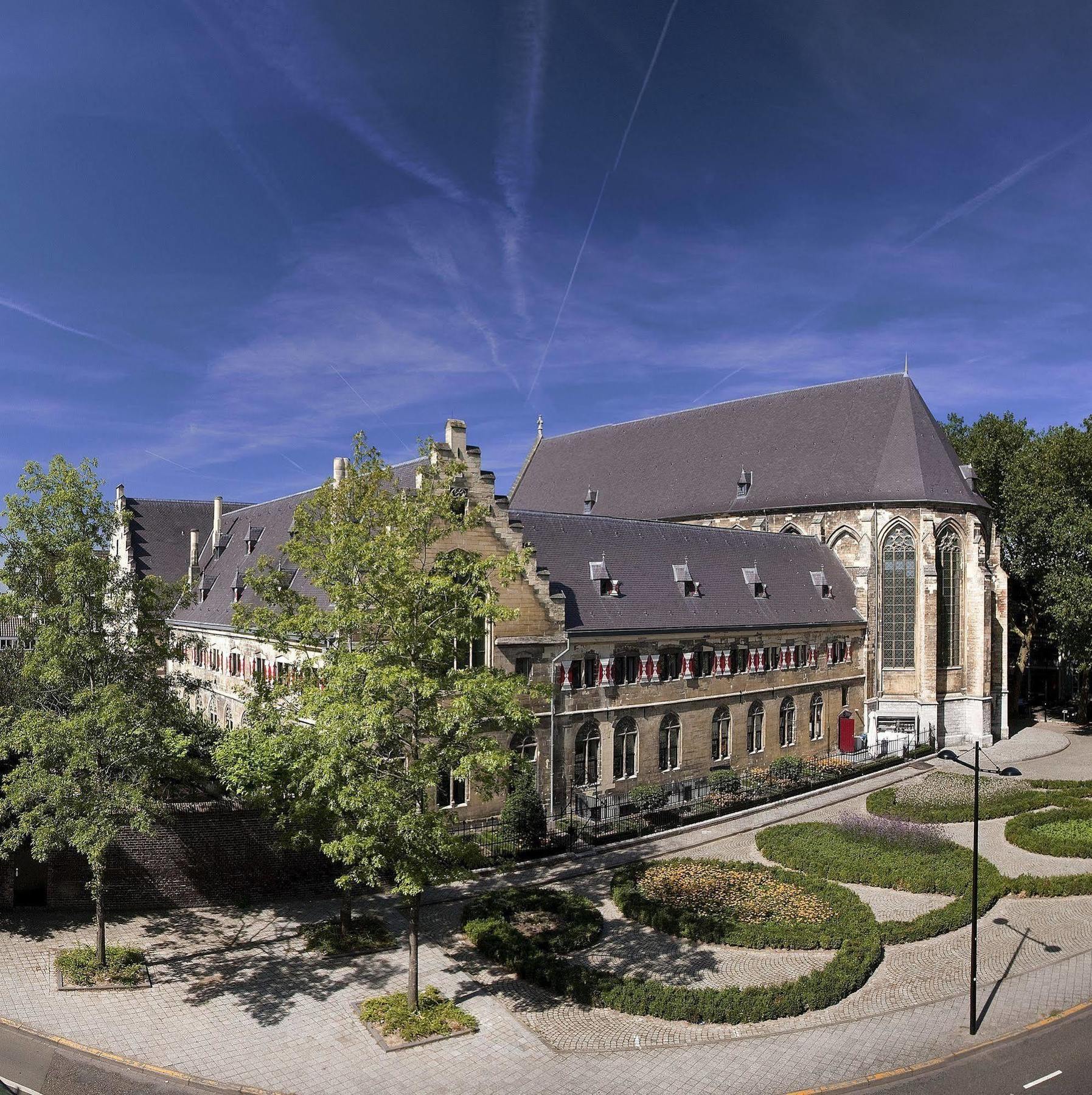 فندق كرايشرهوتل ماستريخت ماسترخت المظهر الخارجي الصورة The former abbey of Saint-Pierre